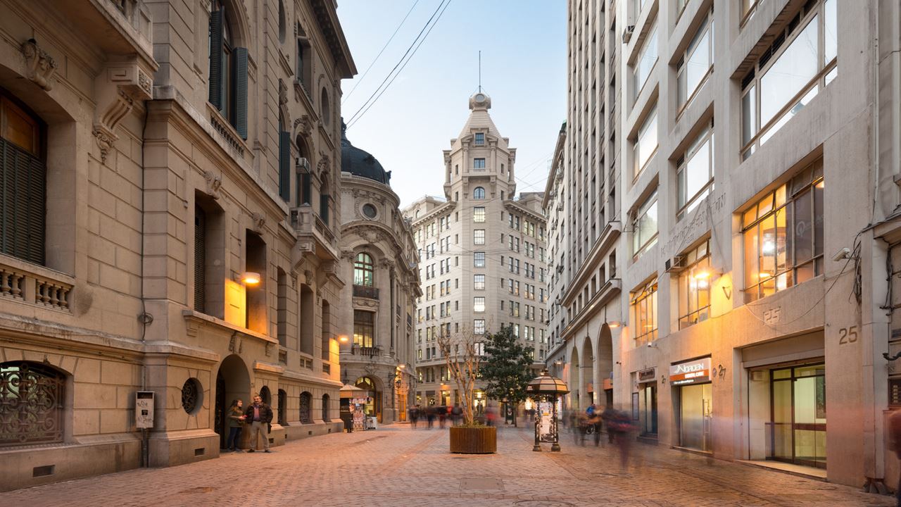 Contrastes De Santiago: Passeio A Pé Pelo Centro Histórico E Pelo Cerro De Santa Lucía foto 3